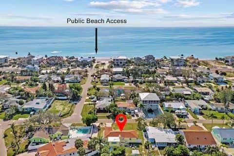 Redington Beach House: 15803 2nd St E