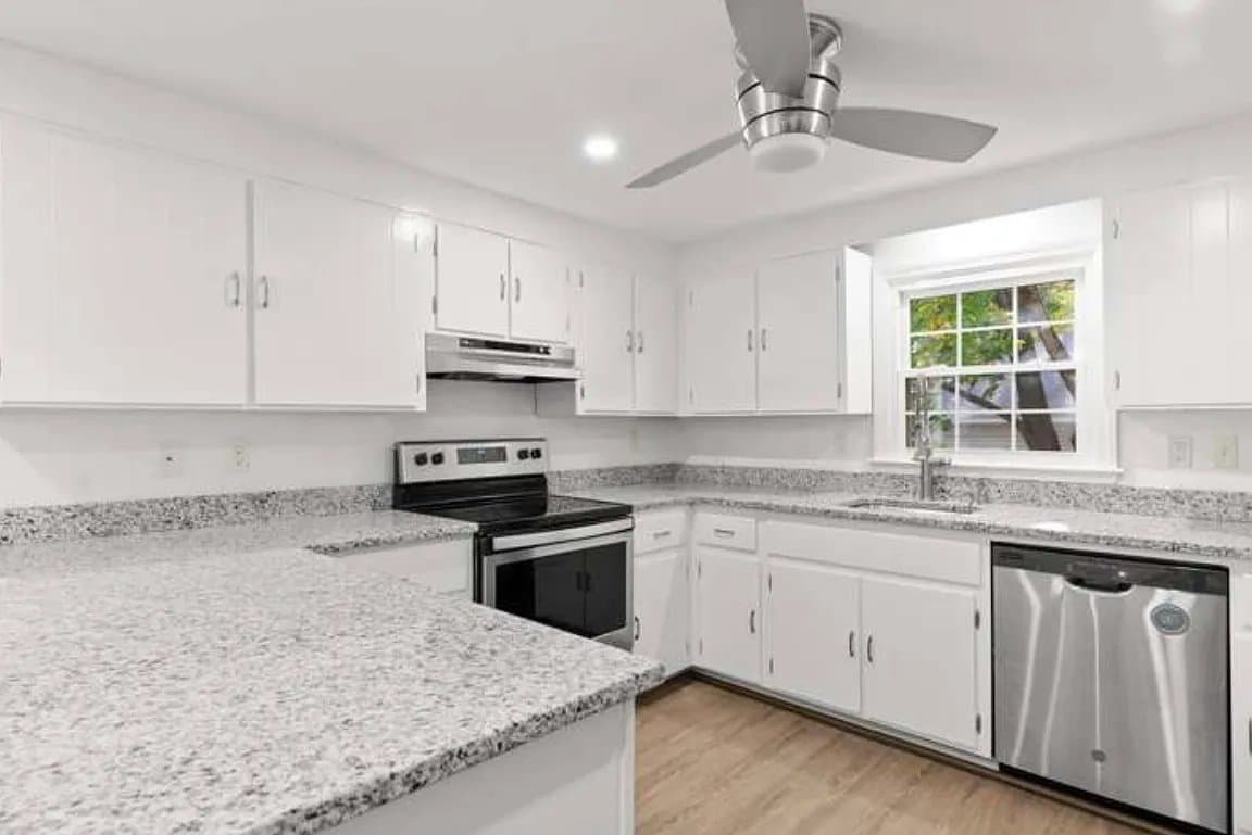 Portsmouth House: 4 Harding Rd