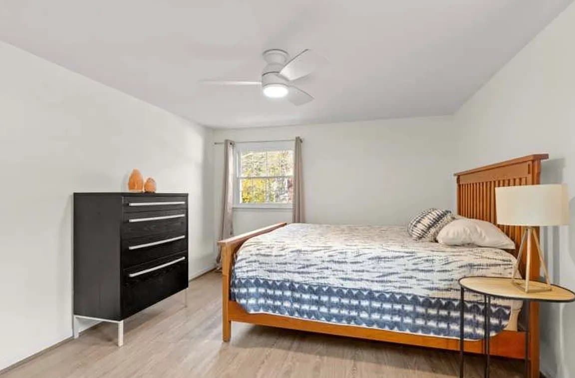 Portsmouth House: 4 Harding Rd