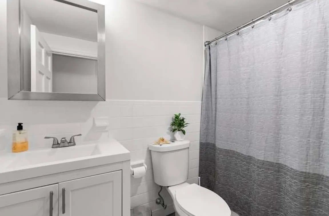 Portsmouth House: 4 Harding Rd