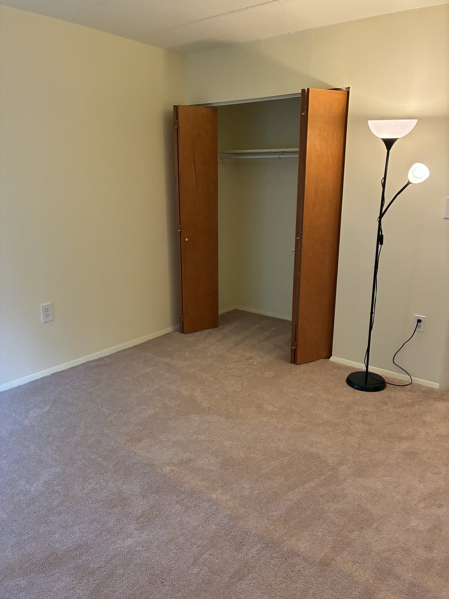 Silver Spring Condo: 3301 Hewitt Ave