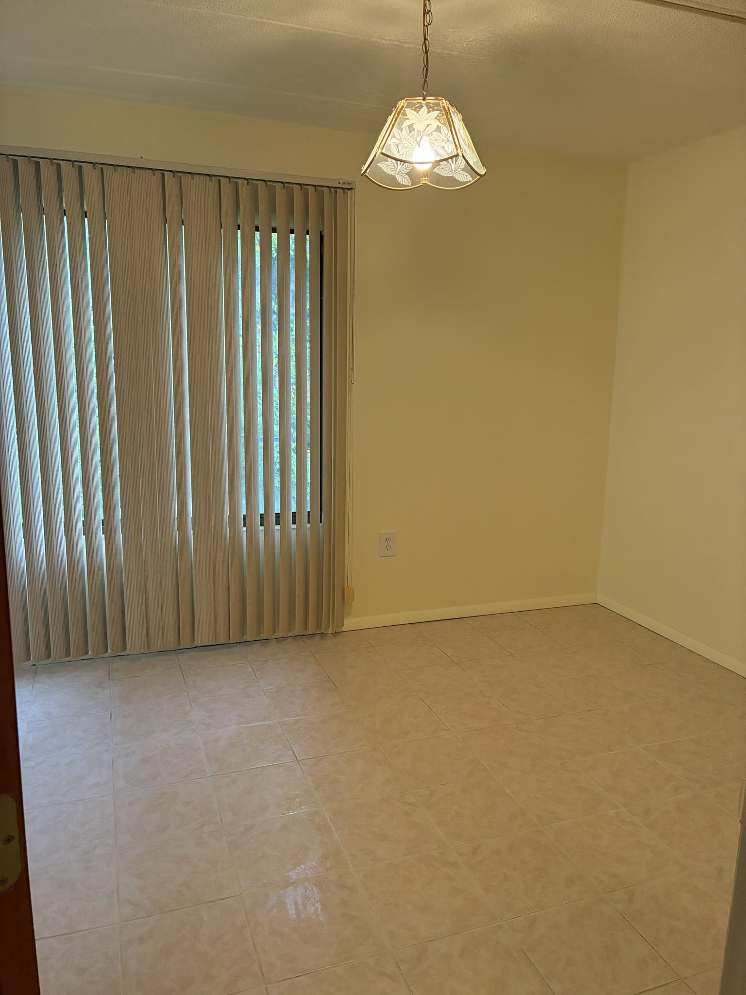 Silver Spring Condo: 3301 Hewitt Ave