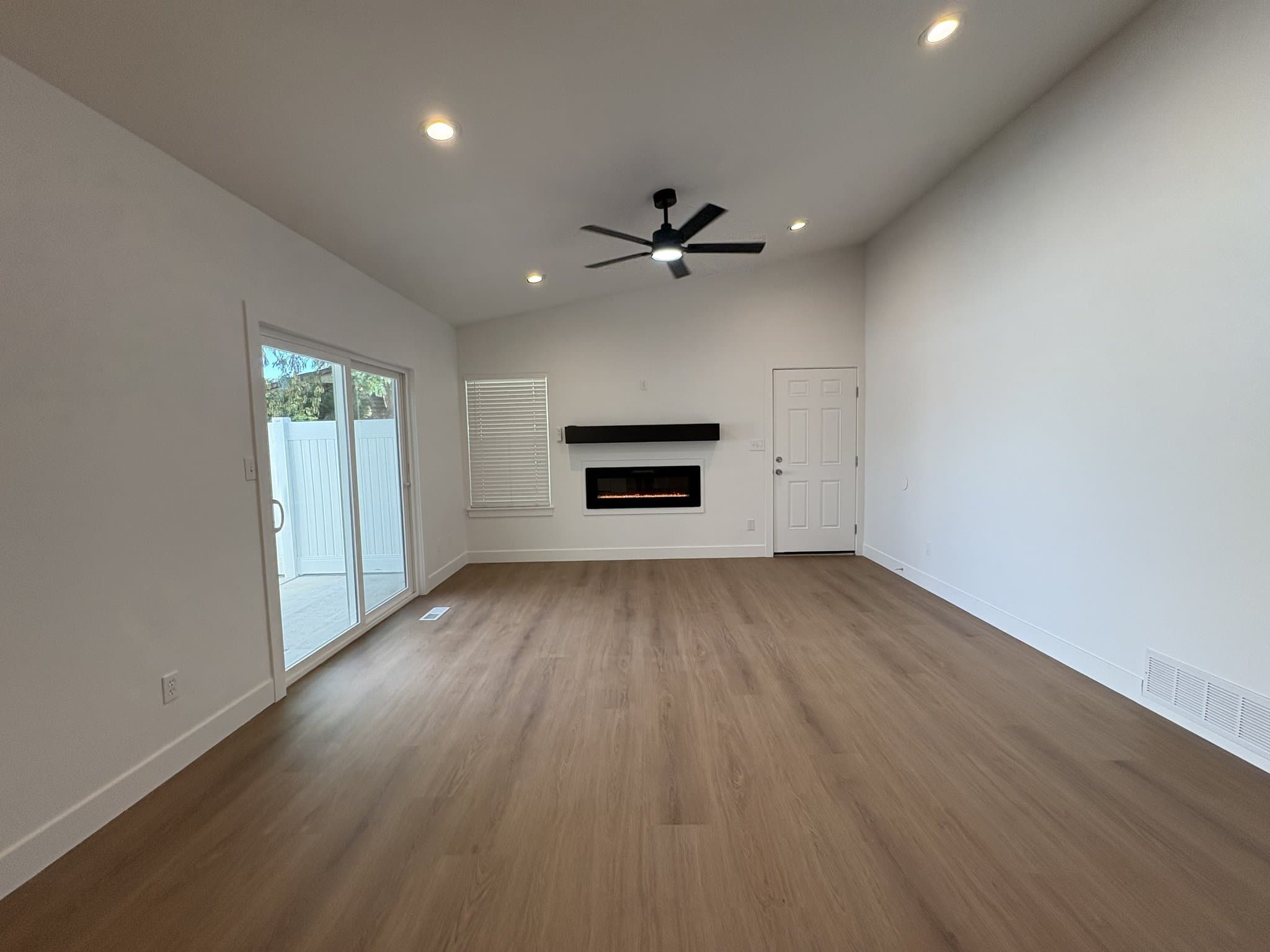 Farmington Townhome: 765 Lupine Court