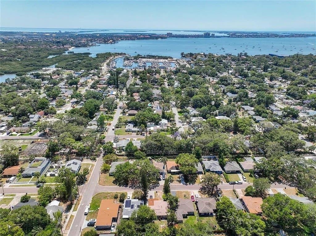 St PEtersburg House: 4629 26th Ave S