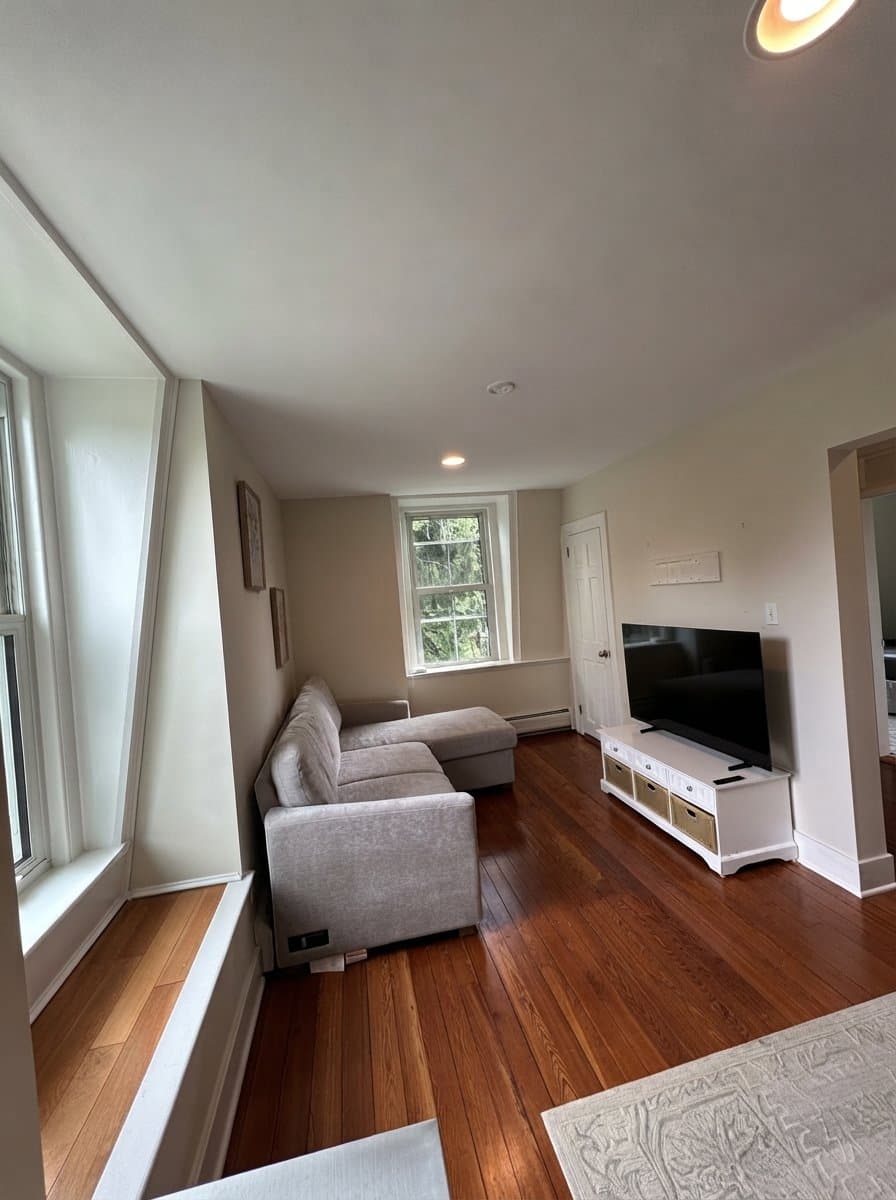 Old Saybrook House: 341 Main St