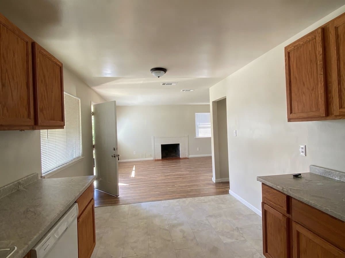Sacramento House: 7580 Tamoshanter Way