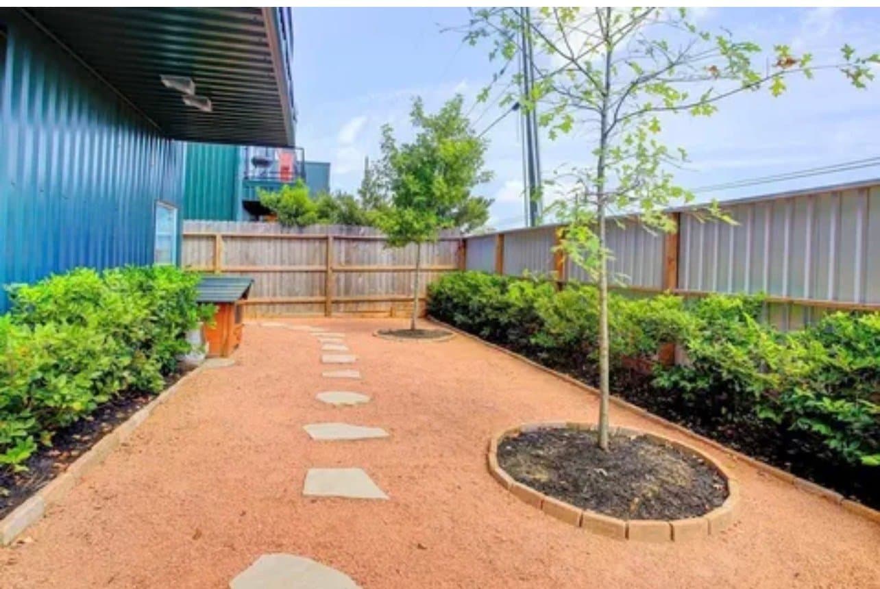 Houston Other: 2948 Commerce St
