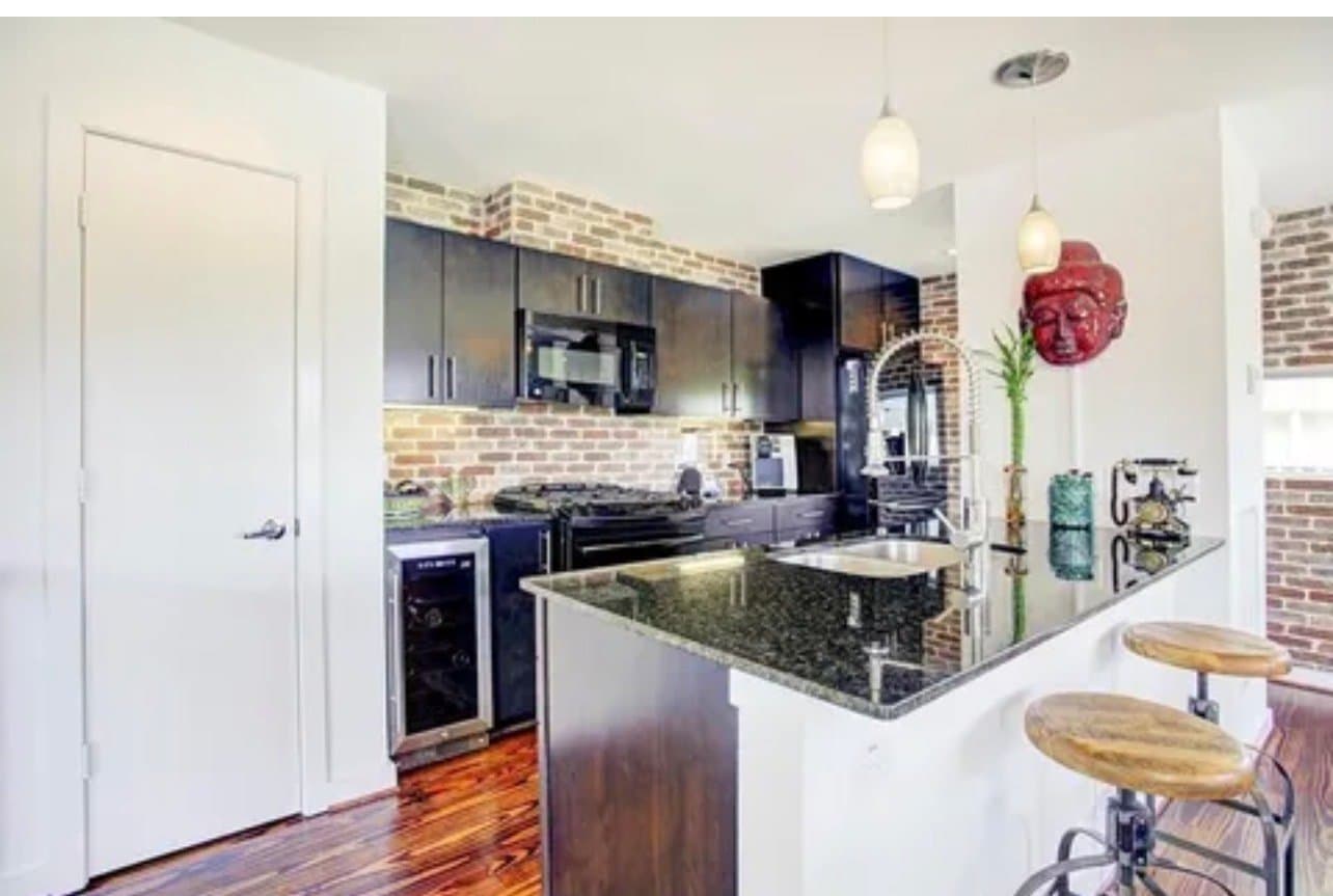 Houston Other: 2948 Commerce St
