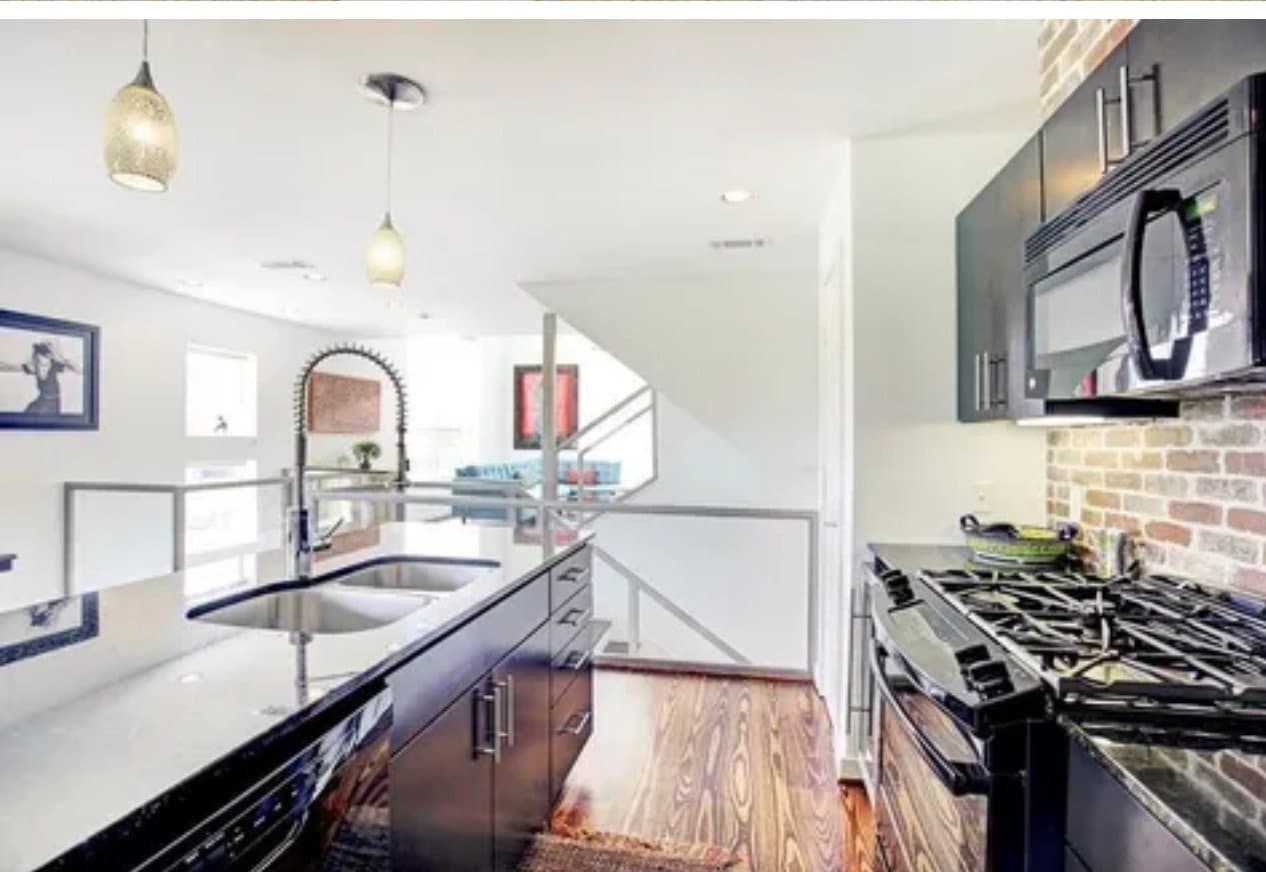 Houston Other: 2948 Commerce St