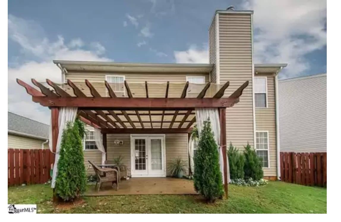 Duncan House: 750 Terrace Creek Dr
