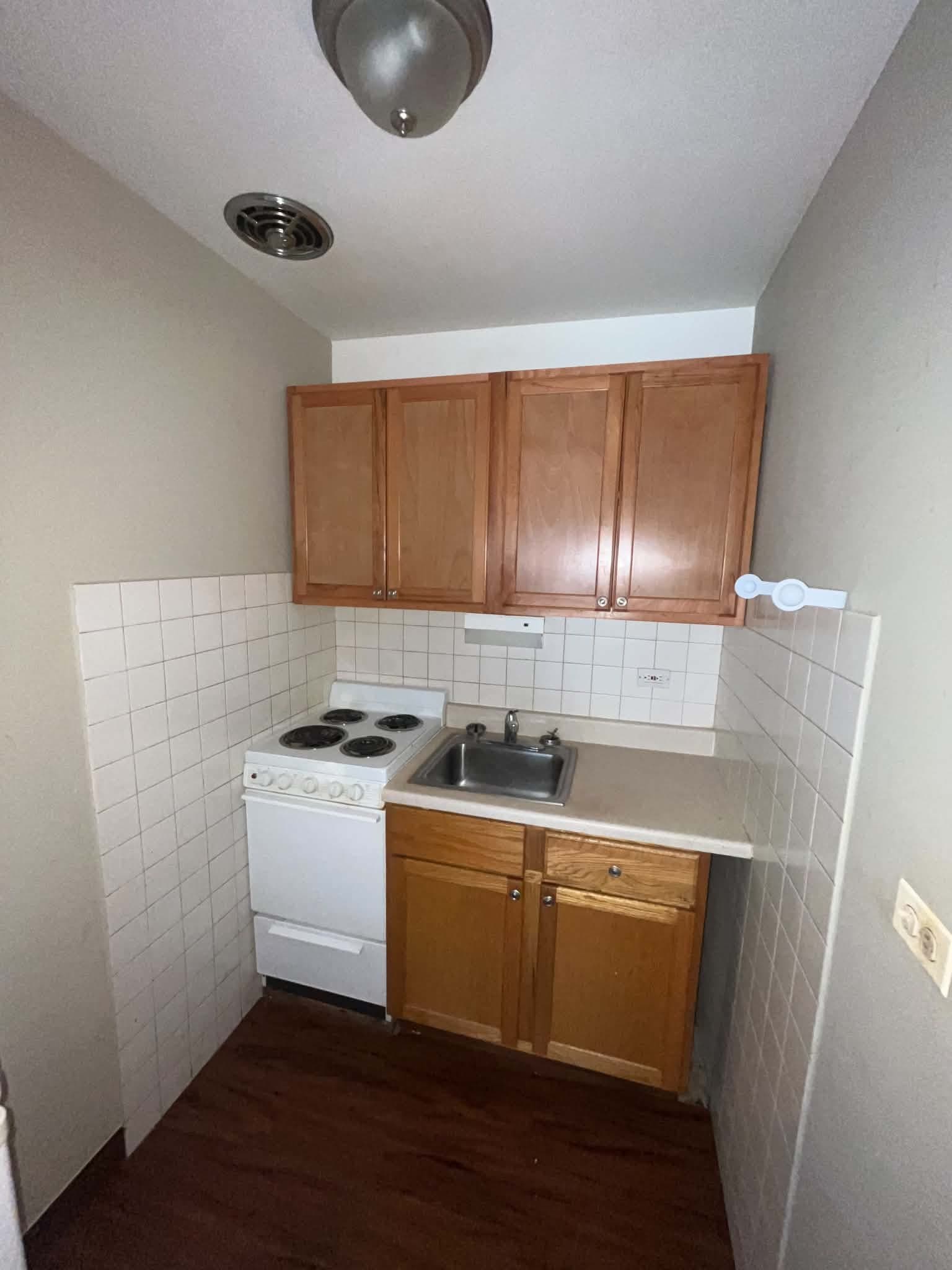 Chicago Apartment: 4120 N California Ave