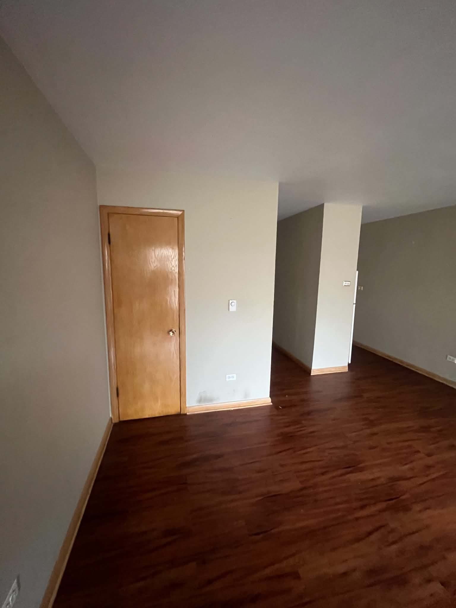 Chicago Apartment: 4120 N California Ave