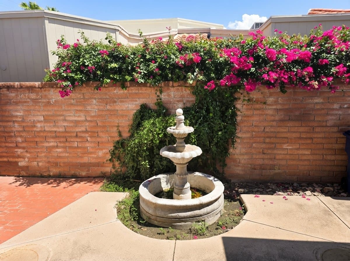 Tucson Townhome: 7537 E Camino de Querabi