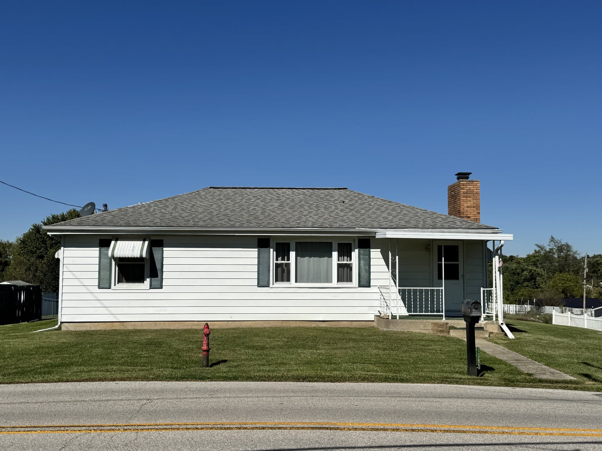 Bloomington House: 1385 E Rayletown Road