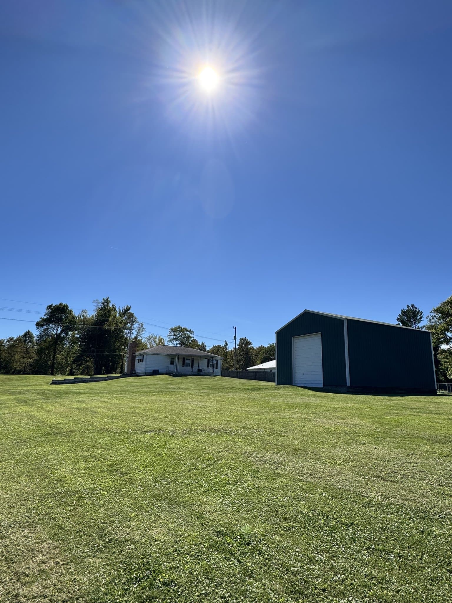 Bloomington House: 1385 E Rayletown Road