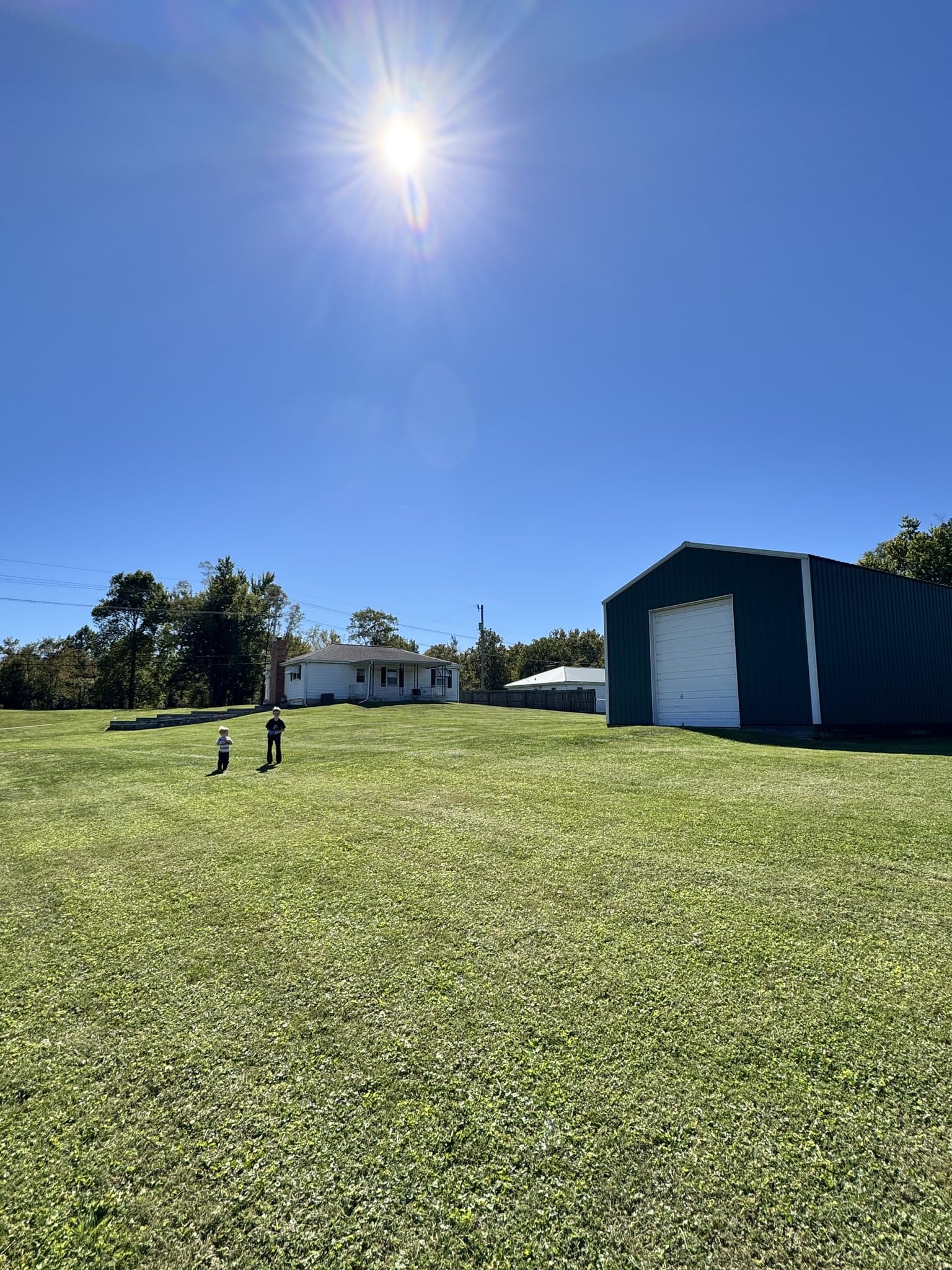 Bloomington House: 1385 E Rayletown Road