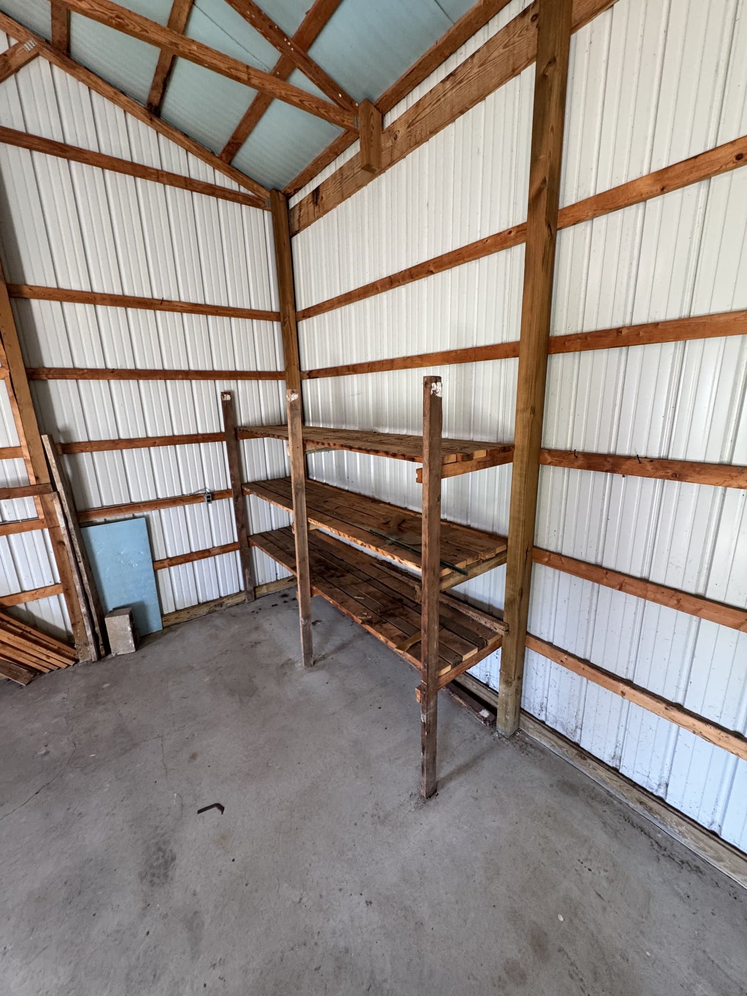 Bloomington House: 1385 E Rayletown Road