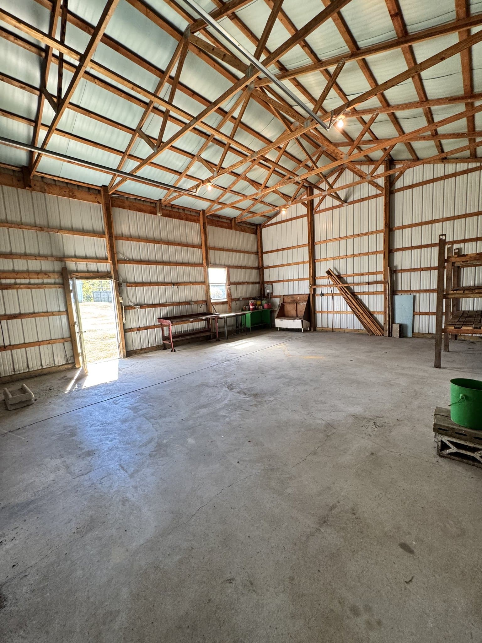Bloomington House: 1385 E Rayletown Road