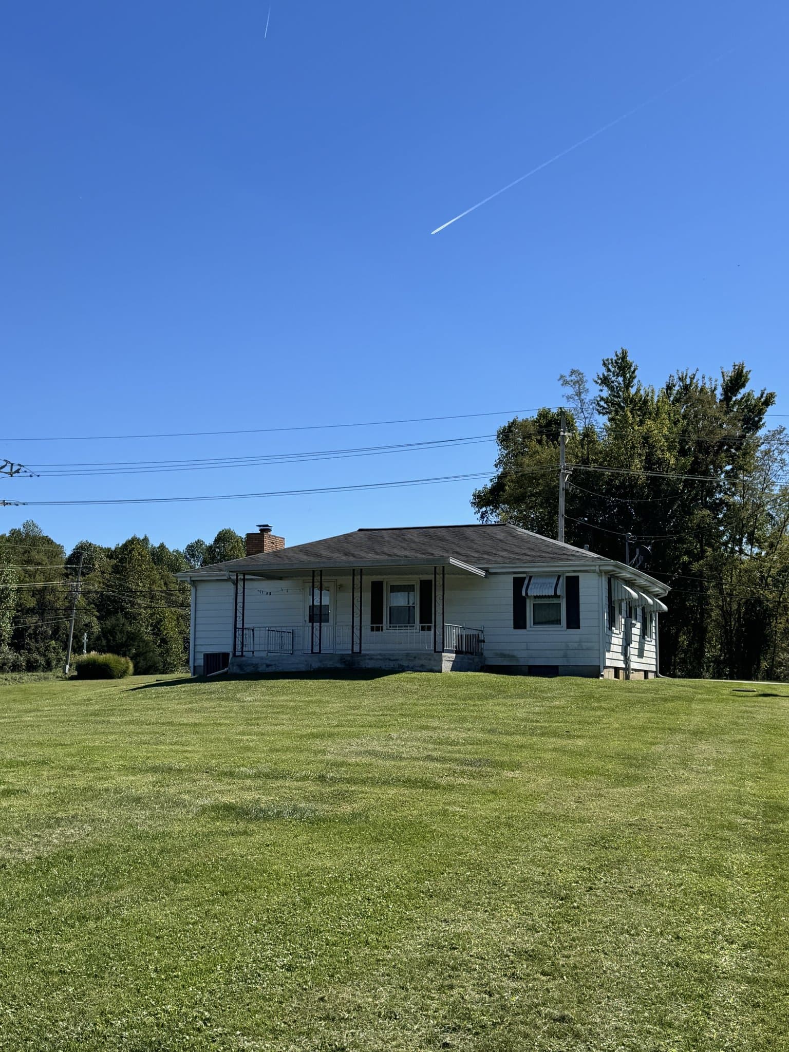 Bloomington House: 1385 E Rayletown Road