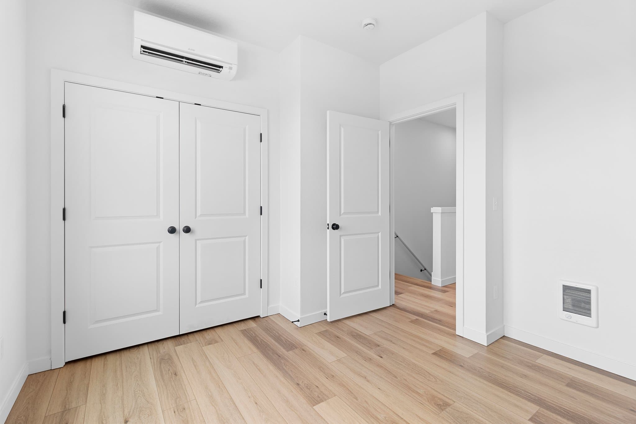 Oregon City Apartment: 305 Myrtle St