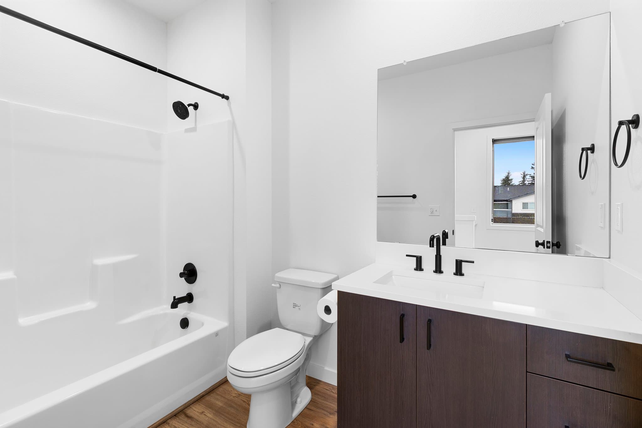 Oregon City Apartment: 305 Myrtle St