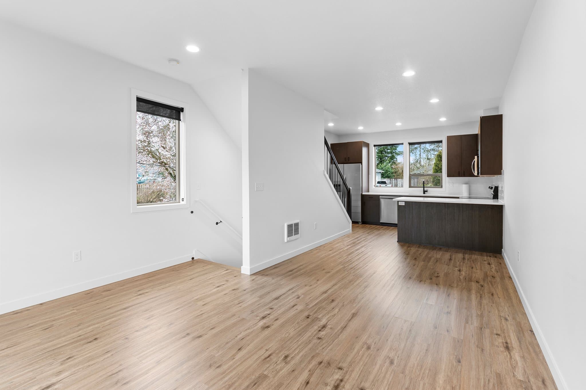 Oregon City Apartment: 305 Myrtle St