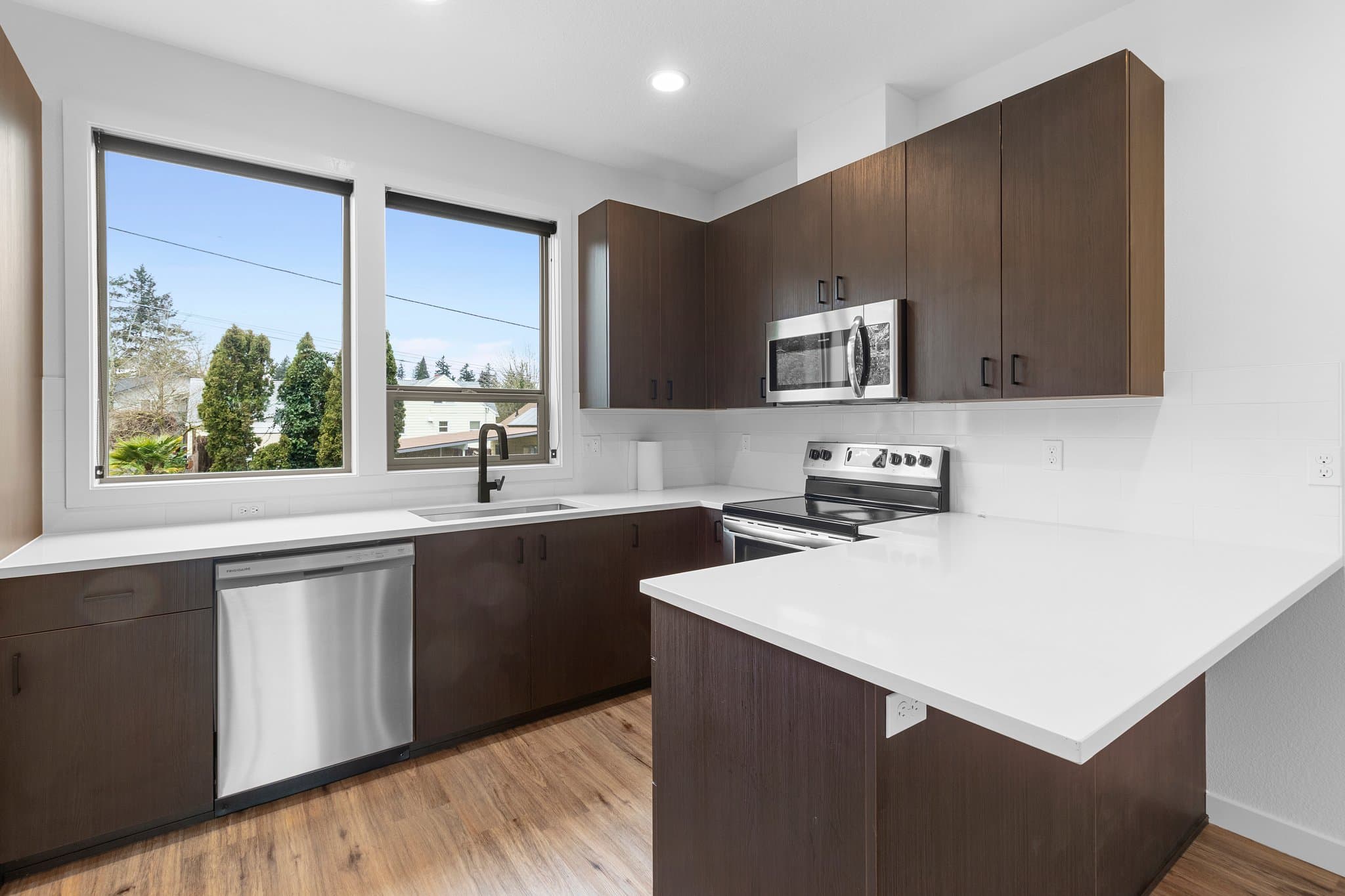 Oregon City Apartment: 305 Myrtle St