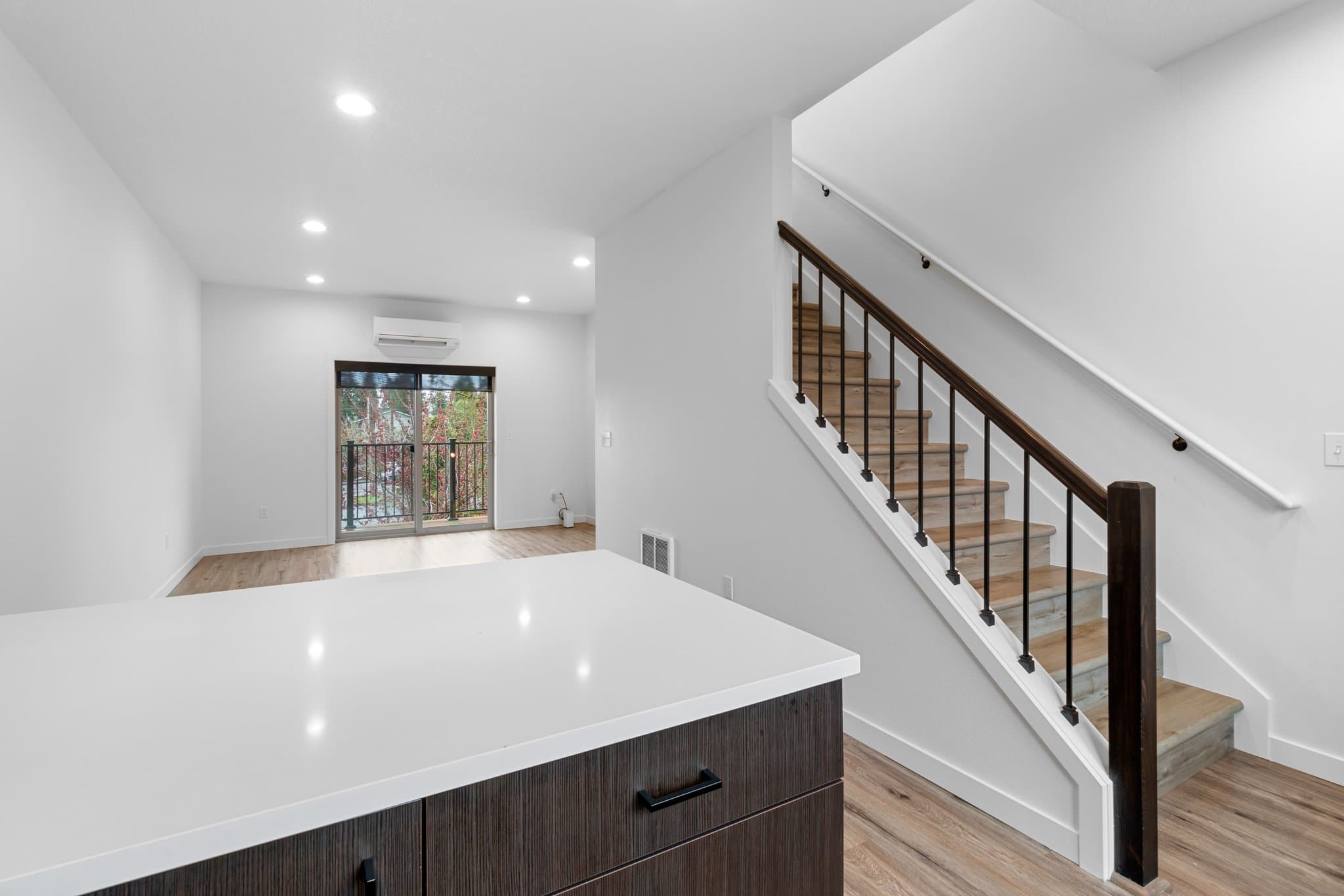 Oregon City Apartment: 305 Myrtle St