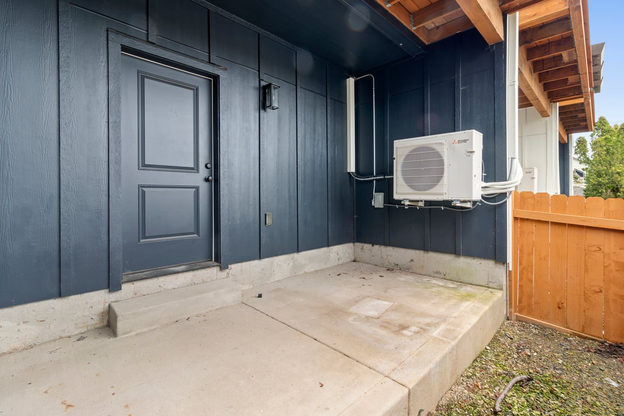 Oregon City Apartment: 305 Myrtle St