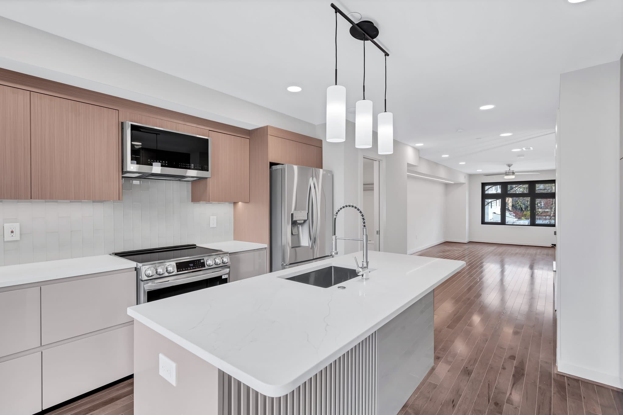 Washington Condo: 911 I St NE