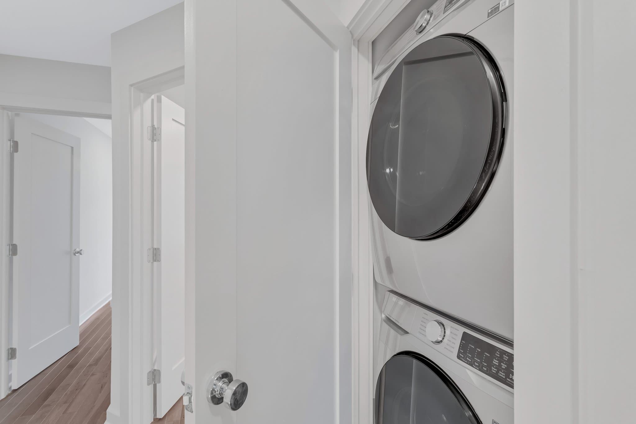 Washington Condo: 911 I St NE