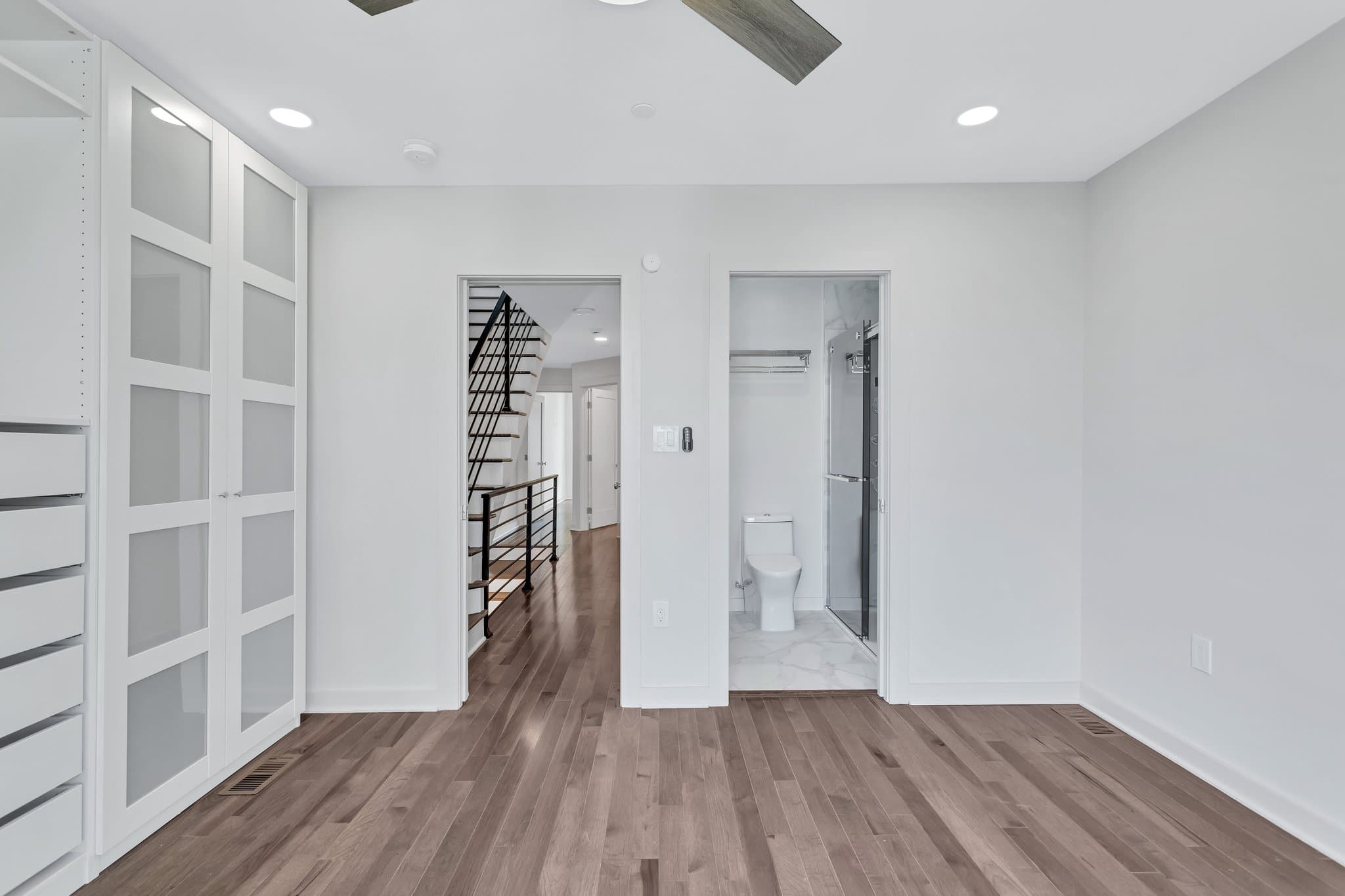 Washington Condo: 911 I St NE