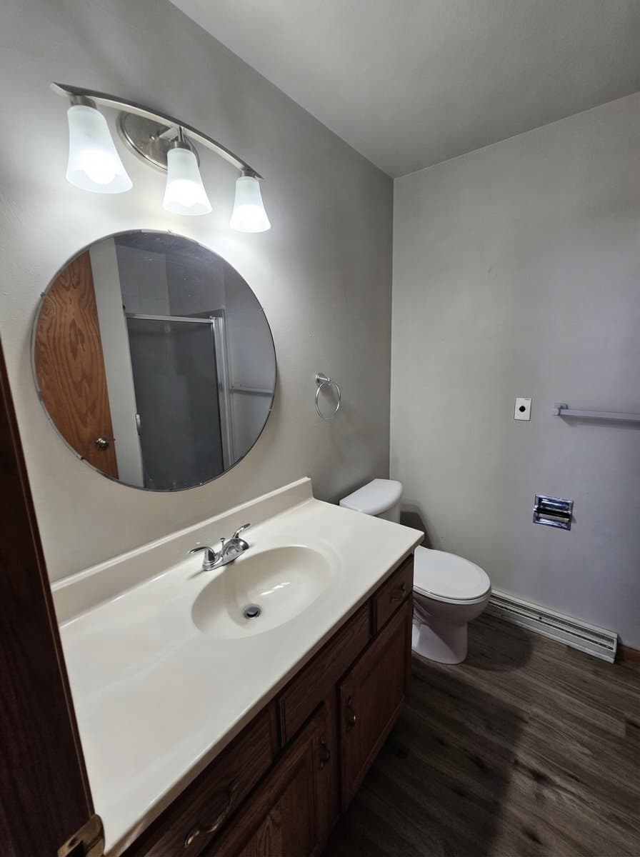 Appleton Multiplex: 1702 E Tracia Ln