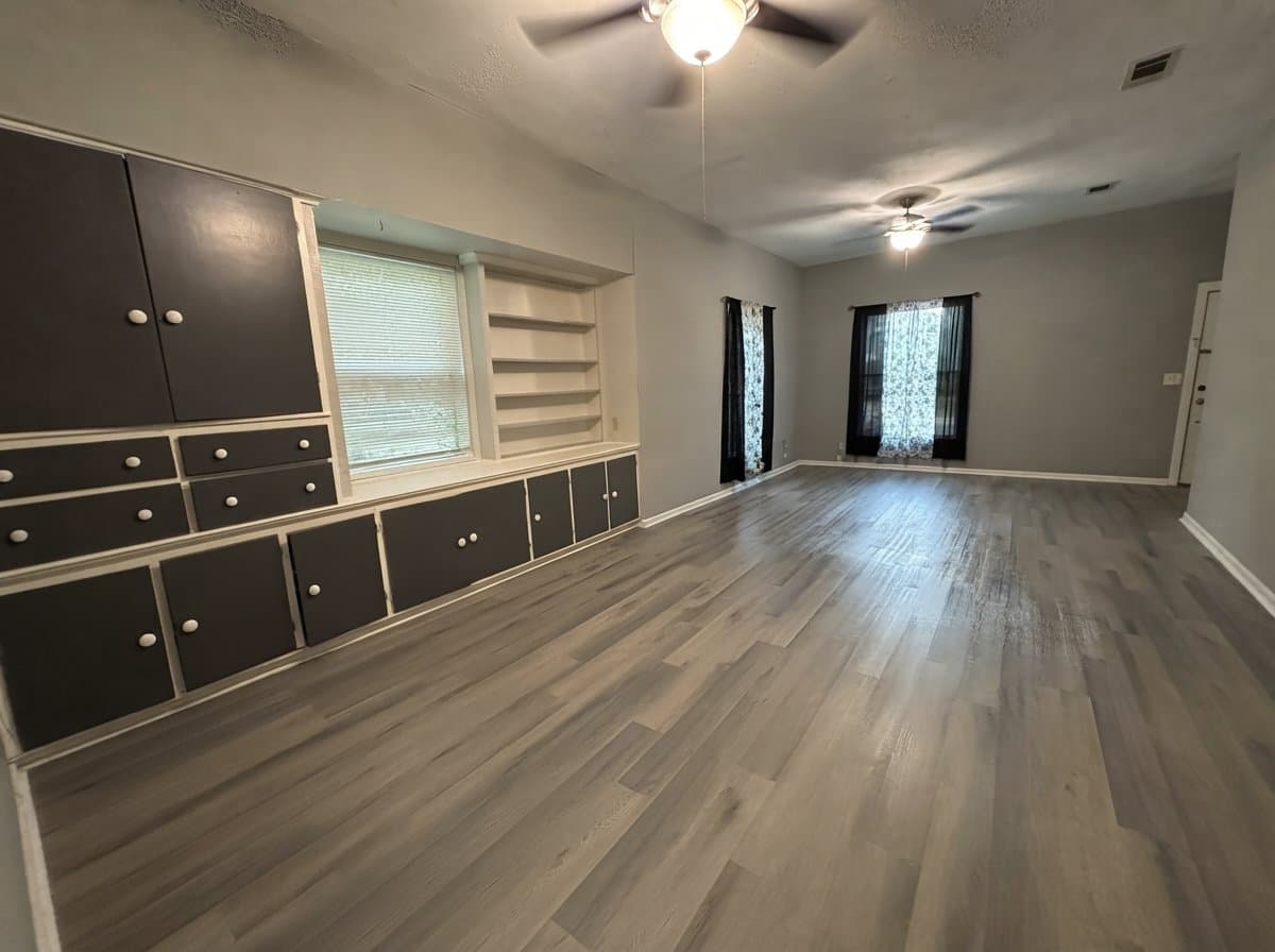 Pittsburg House: 517 Jefferson St