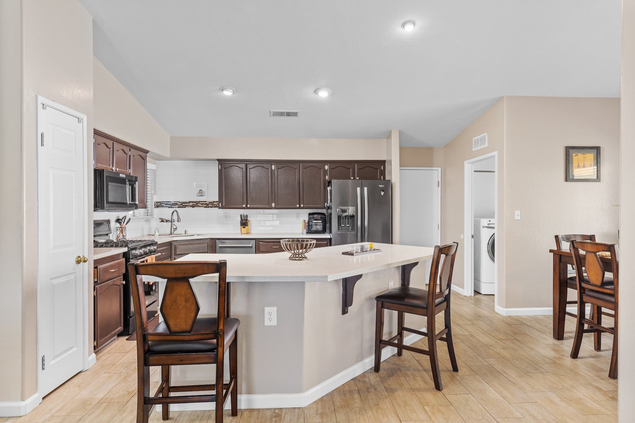 Bakersfield Single Room: 8412 Verona Dr