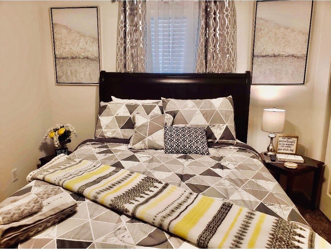 Bakersfield Single Room: 8412 Verona Dr