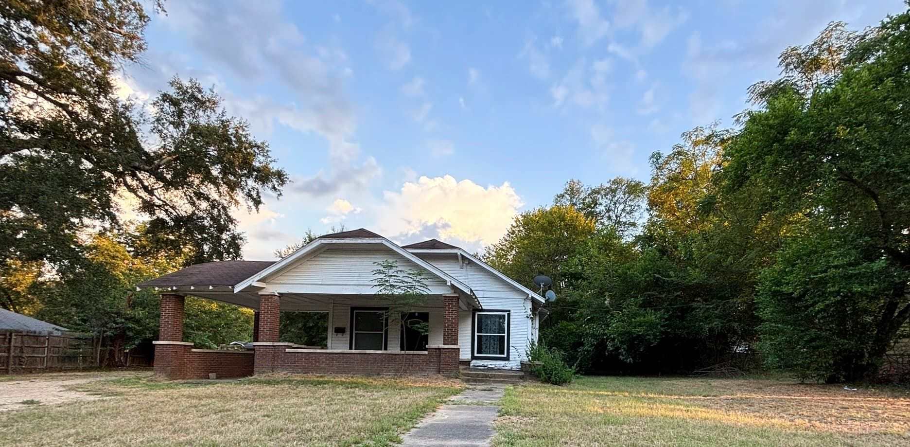 Pittsburg House: 517 Jefferson St