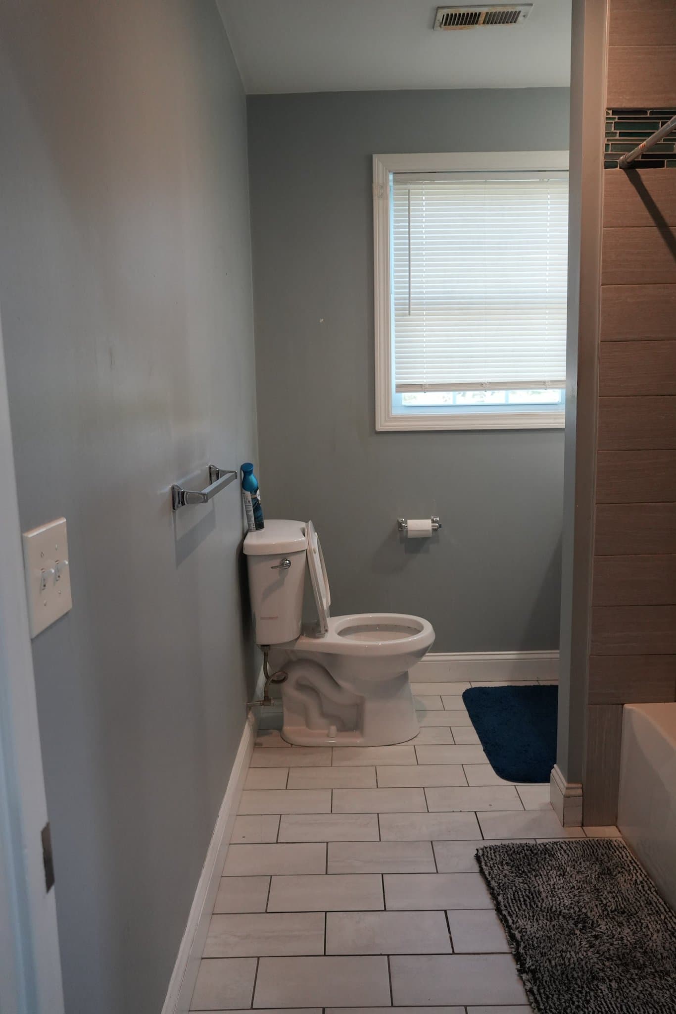Riverside Condo: 60 Village Green South