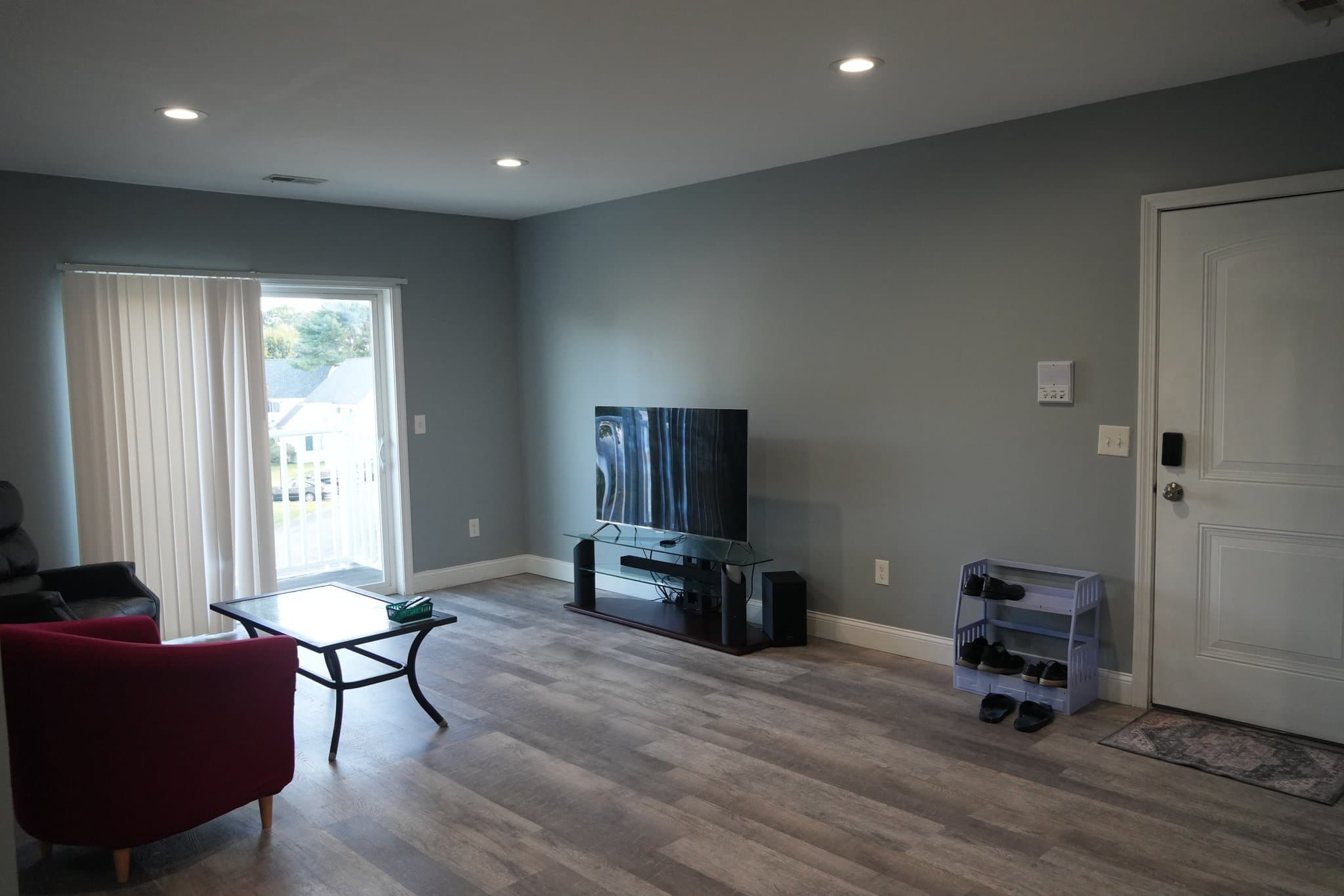 Riverside Condo: 60 Village Green South