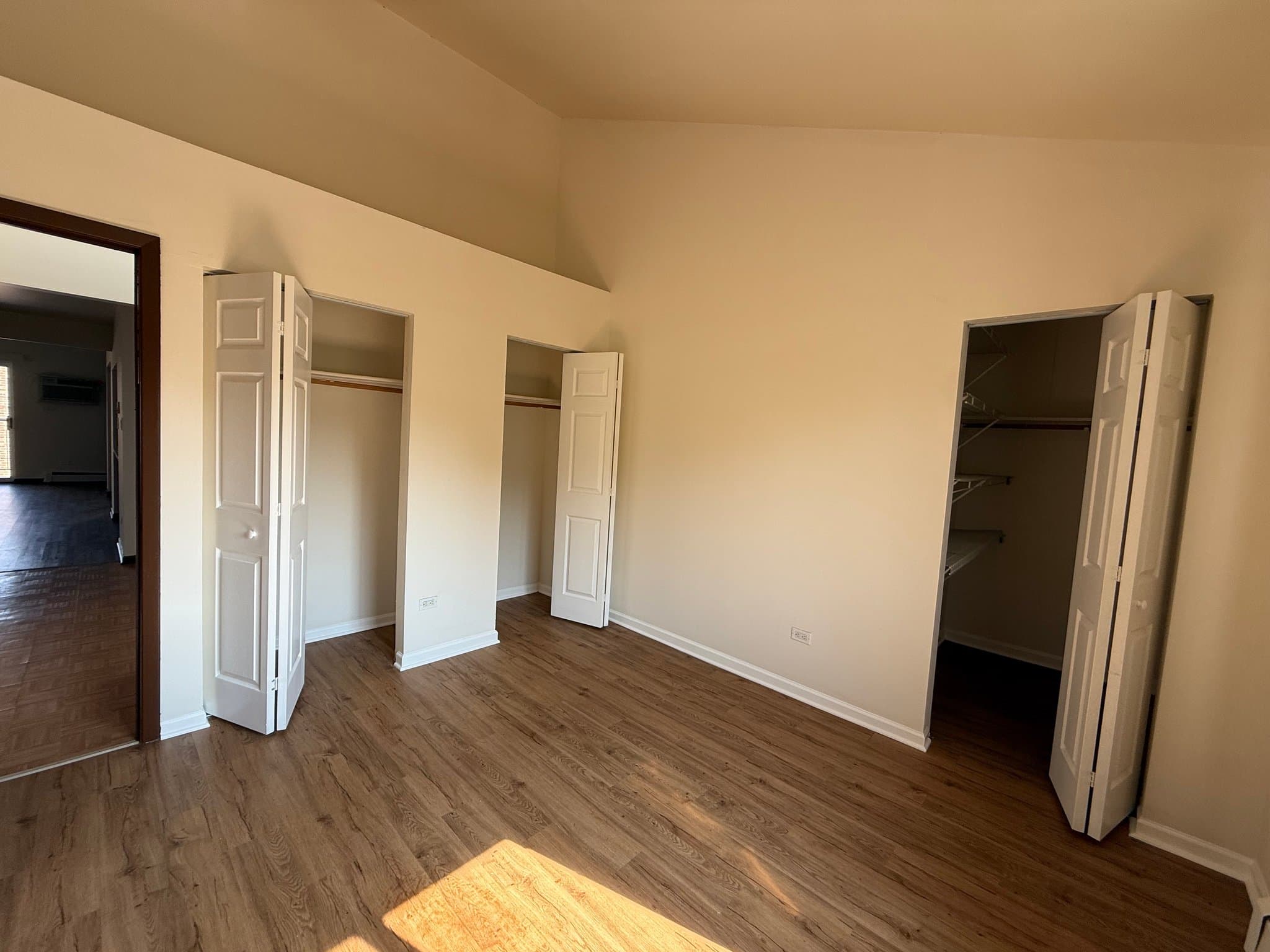 Wheeling Apartment: 490 Pleasant Run Drive