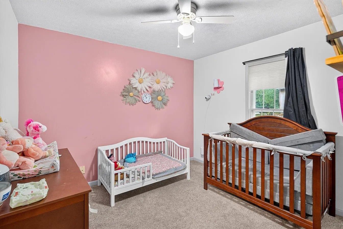 Ozark House: 1200 E Summerhill