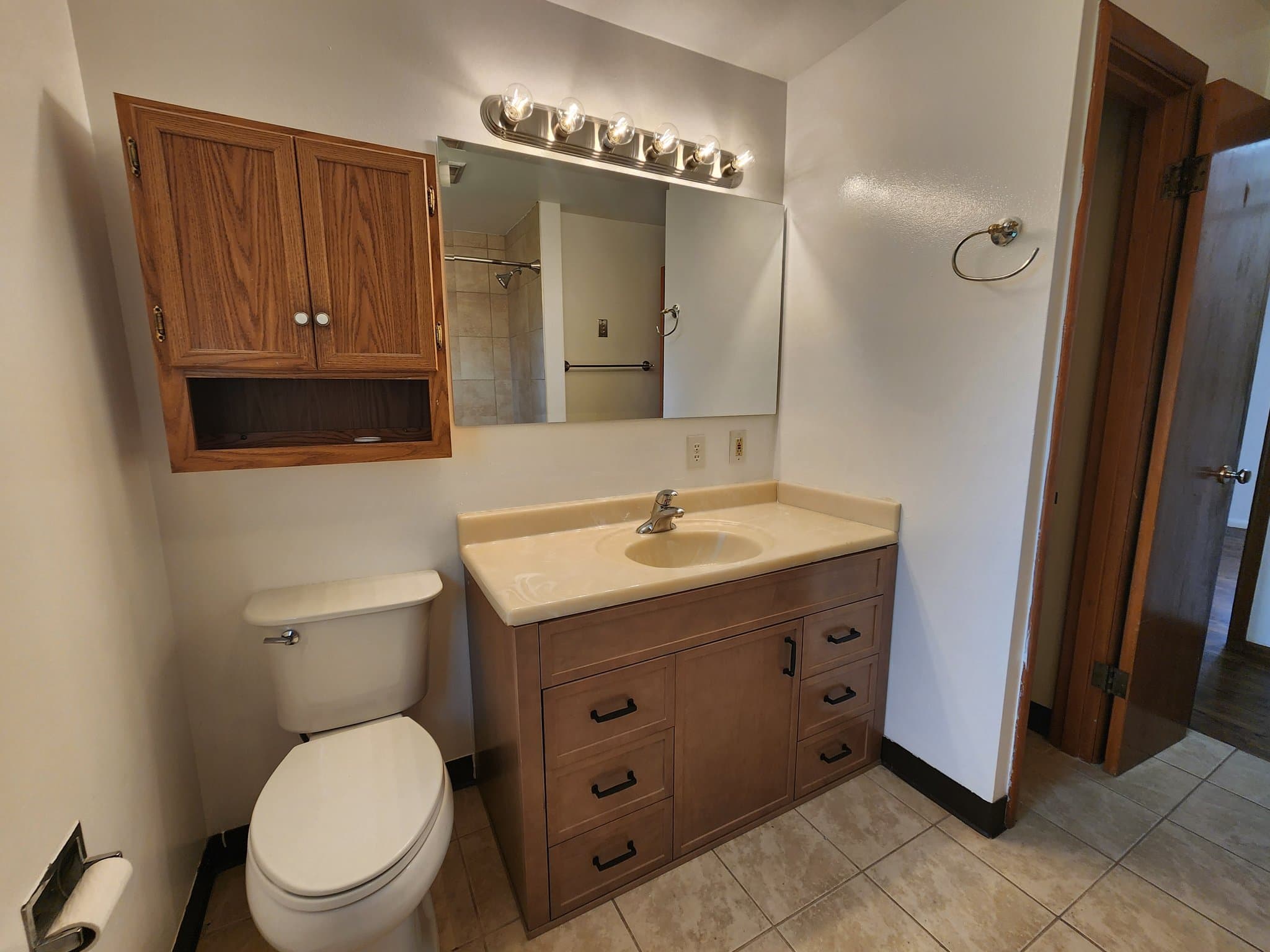 Lakewood House: 8708 Newgrove Ave SW