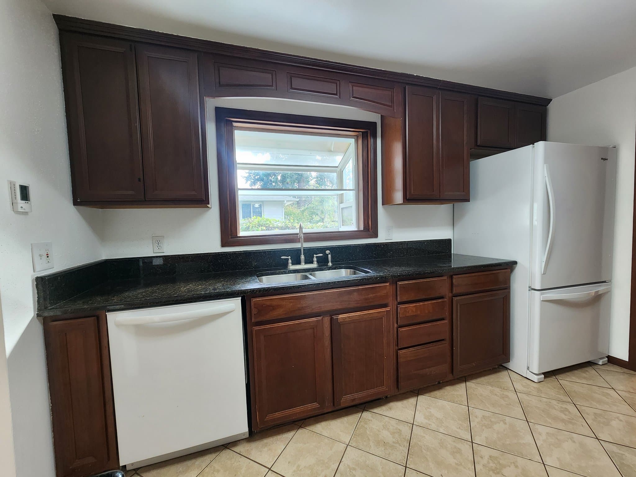 Lakewood House: 8708 Newgrove Ave SW
