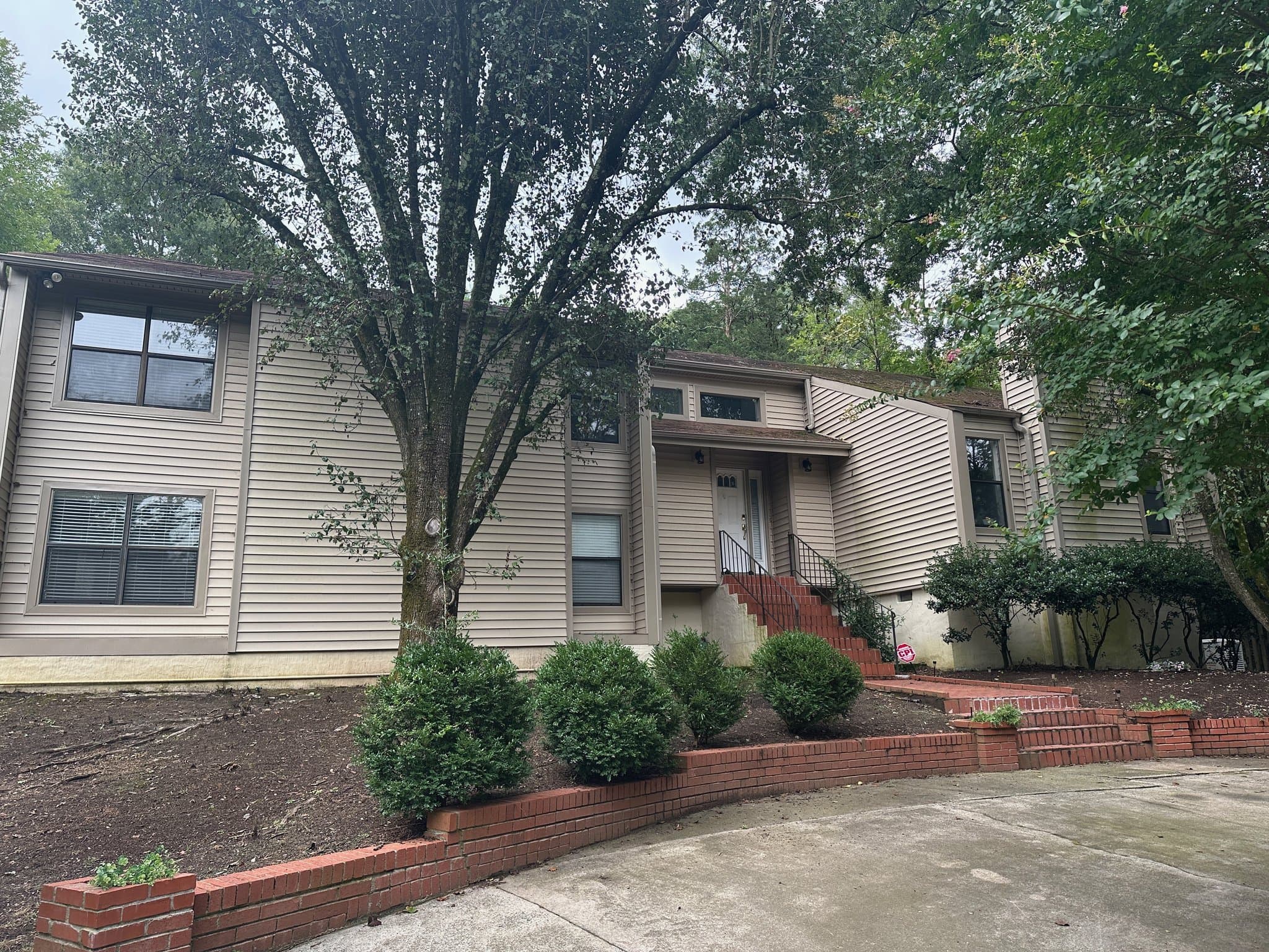 Charlotte House: 301 Old Bell Road