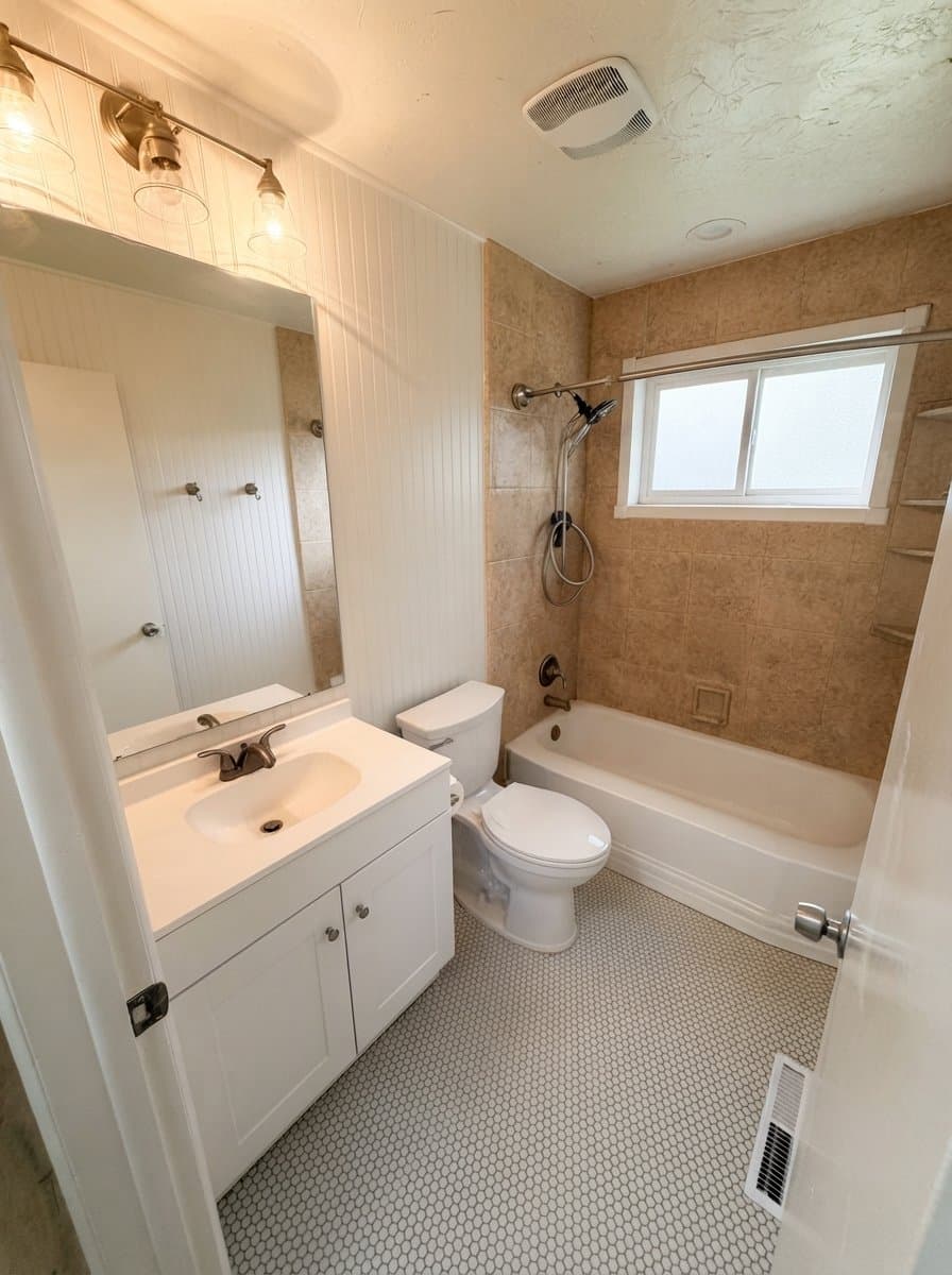 Draper House: 13160 S 300 E