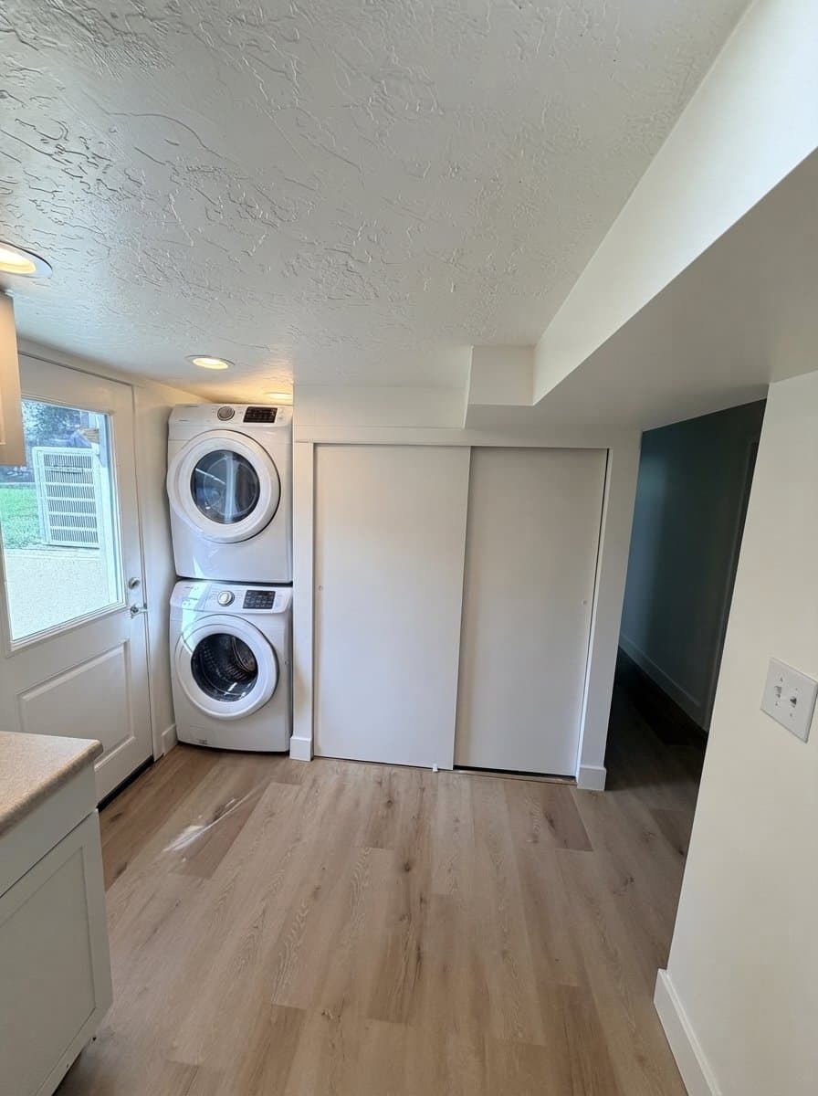 Draper House: 13160 S 300 E