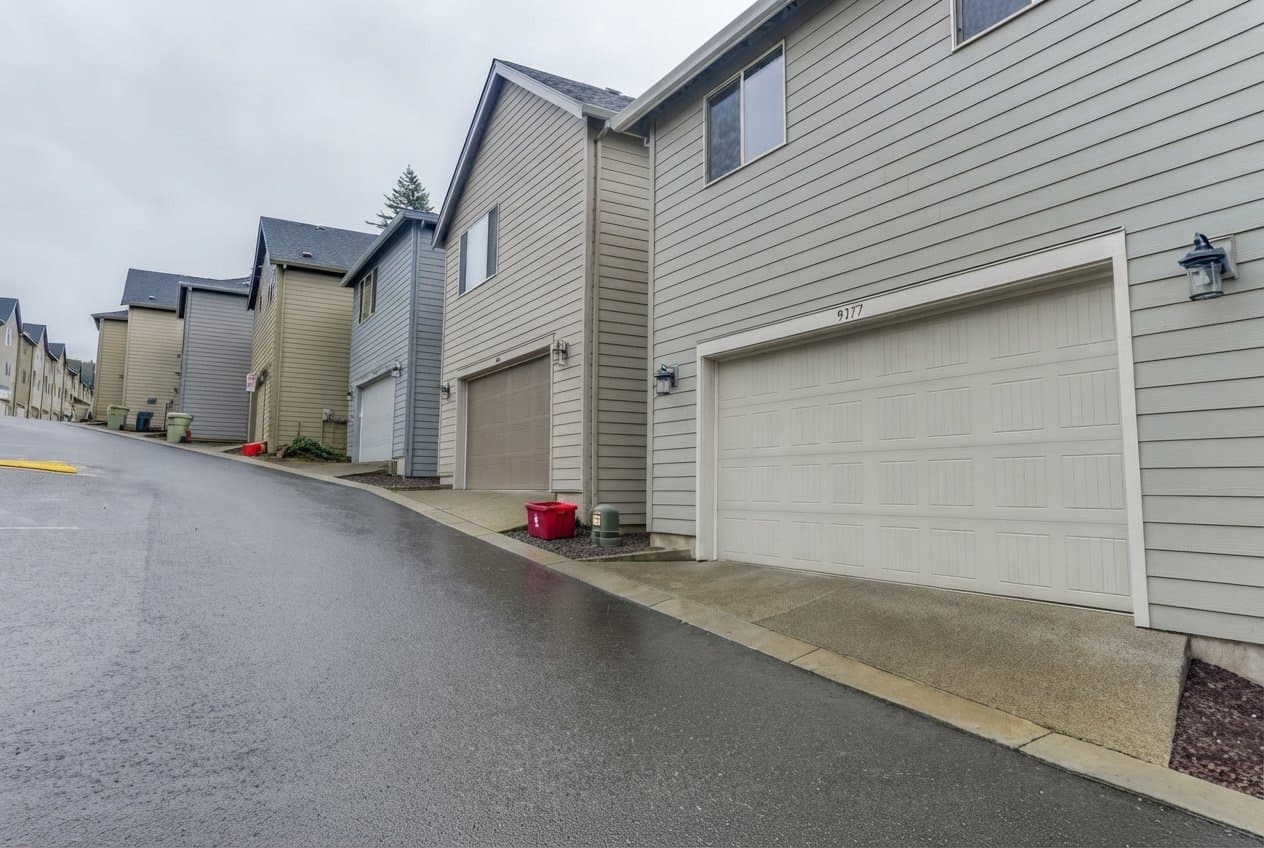 Portland House: 9377 SW Chopin Ln