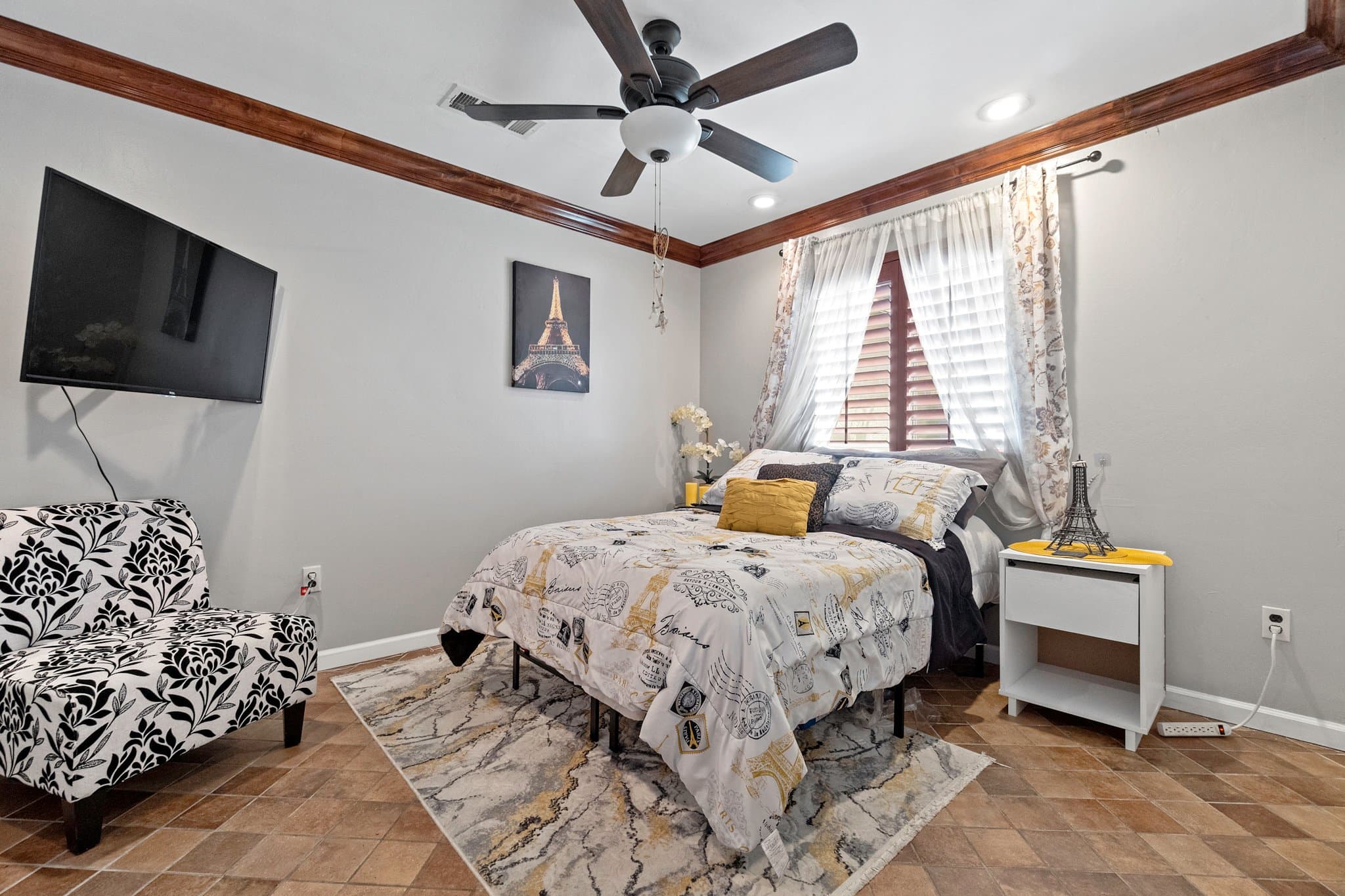 Bakersfield Single Room: 11409 ERESMA dr