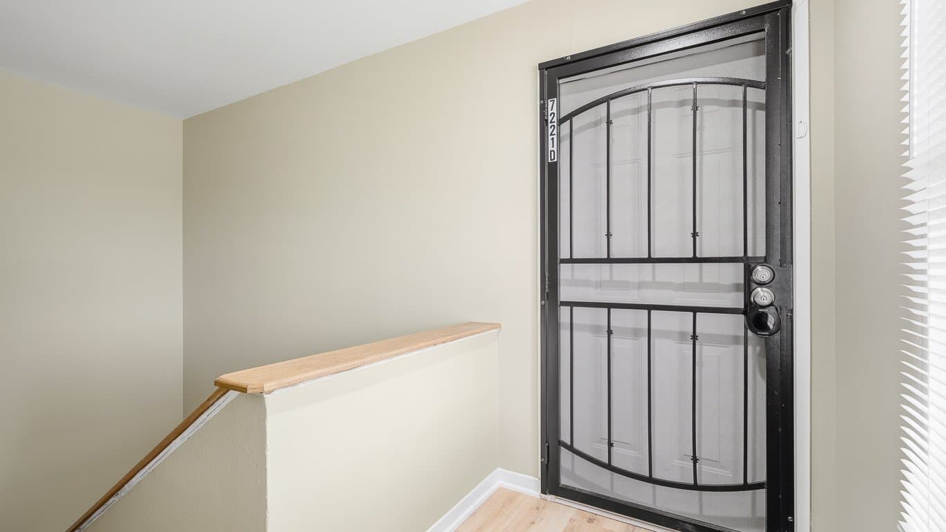 Houston Condo: 7221 BEECHNUT ST