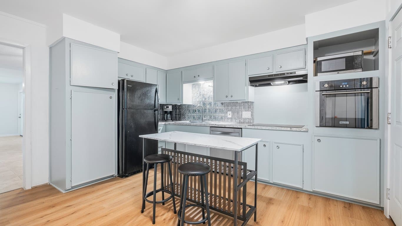 Houston Condo: 7221 BEECHNUT ST